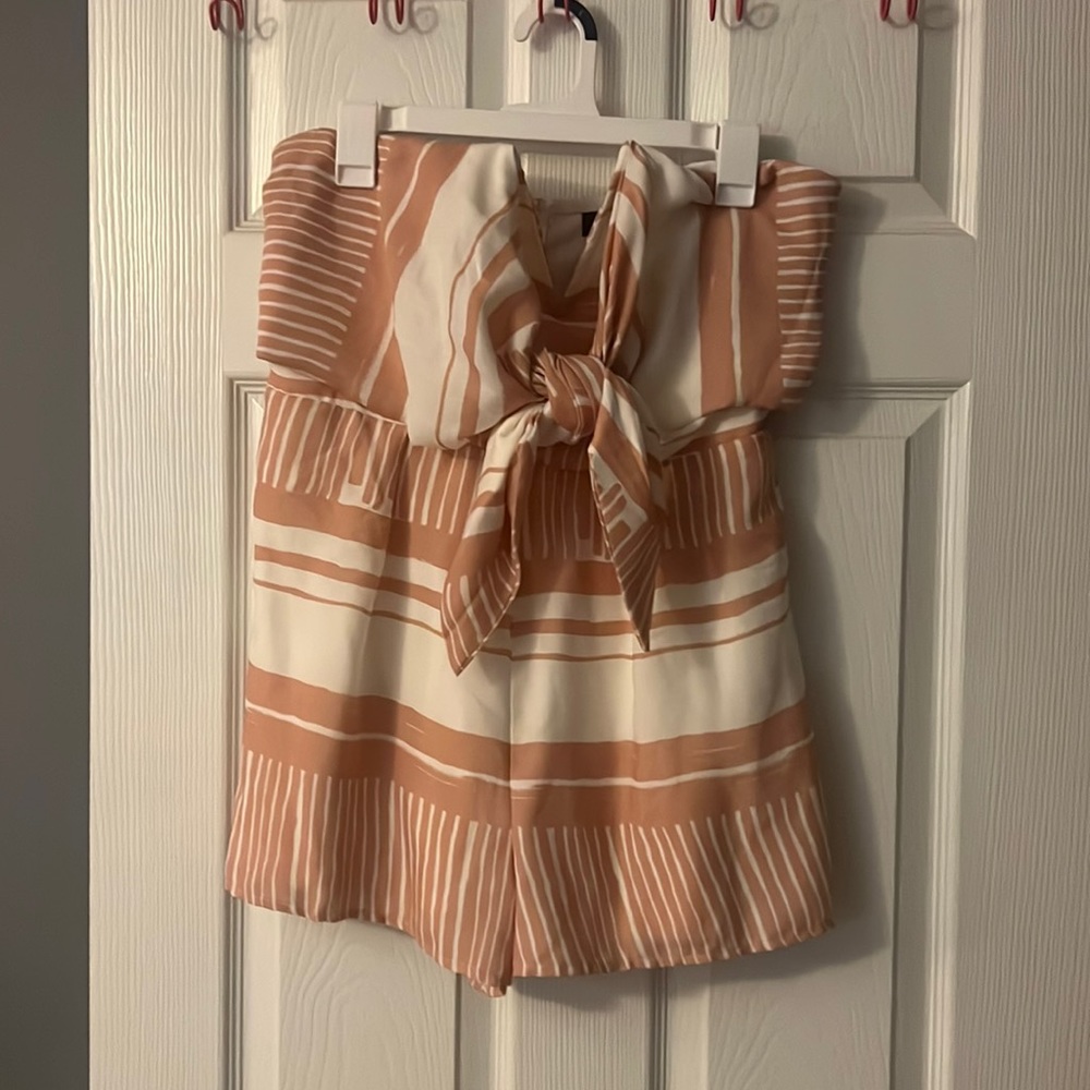 Lulu’s pink and white romper size Large NWT